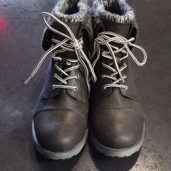 White Mountain boots - Picture 2 of 5